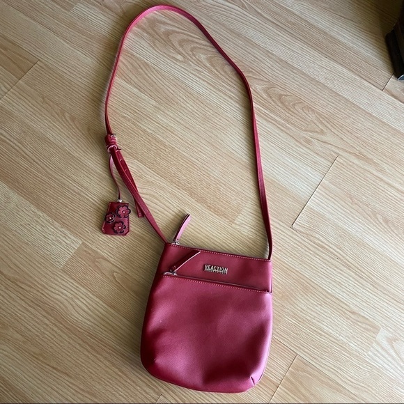 Kenneth Cole Reaction Red Leather Crossbody Bag - Picture 1 of 9